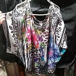 Cute shirt open shoulder